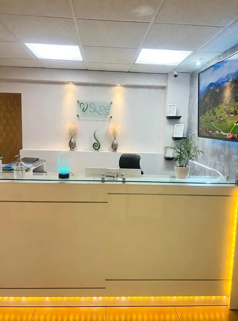 Recepción de la clínica dental Sure en Zona Río, Tijuana